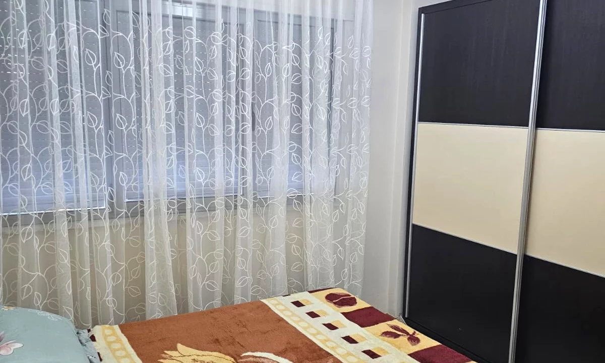 Shtepi me qera Apartament ne Tirane, 2+1, Mobilimi E mobiluar, Pagesa 550  Euro.