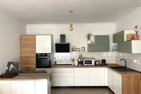 Shtepi me qera Apartament ne Tirane, 1+1, Mobilimi E mobiluar, Pagesa 60,000  Leke.