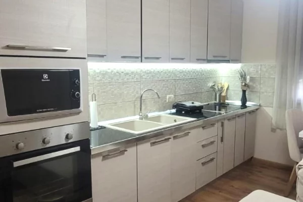 JEPET APARTAMENT ME QERA 2+1, OXHAKU 