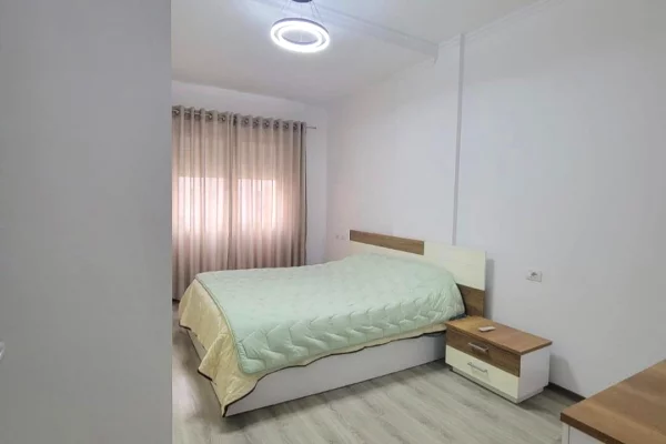 Shtepi me qera Apartament ne Tirane, 1+1, Mobilimi E mobiluar, Pagesa 55,000  Leke.