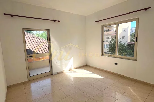 JEPET ZYRE PER QERA, KOMUNA E PARISIT