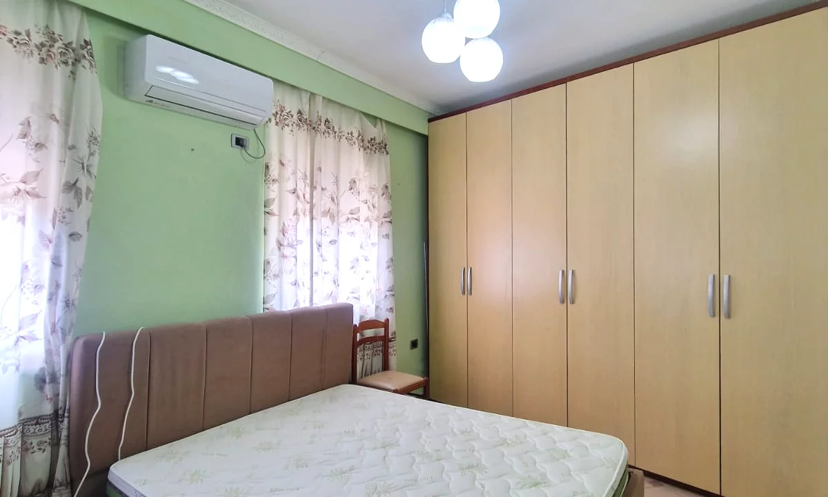 Shtepi me qera Apartament ne Tirane, 1+1, Mobilimi E mobiluar, Pagesa 60,000  Leke.
