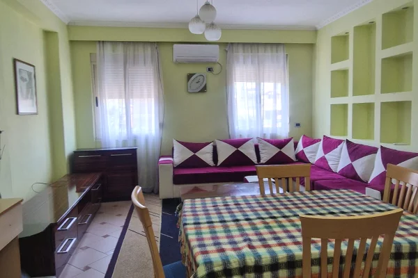 Shtepi me qera Apartament ne Tirane, 1+1, Mobilimi E mobiluar, Pagesa 60,000  Leke.