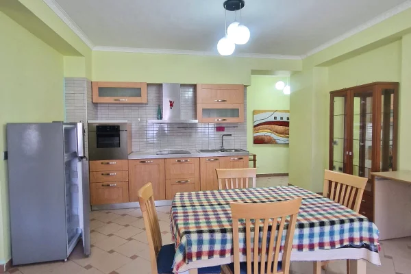 Shtepi me qera Apartament ne Tirane, 1+1, Mobilimi E mobiluar, Pagesa 60,000  Leke.