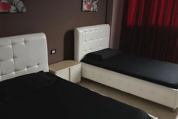 Shtepi me qera Apartament ne Tirane, 1+1, Mobilimi E mobiluar, Pagesa 50,000  Leke.