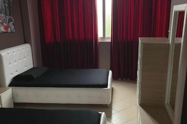 Shtepi me qera Apartament ne Tirane, 1+1, Mobilimi E mobiluar, Pagesa 50,000  Leke.