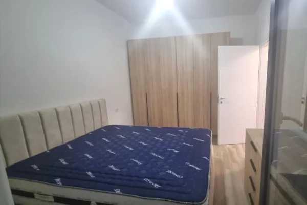 JEPET APARTAMENT ME QERA 1+1, ISH FUSHA E AVIACIONIT 