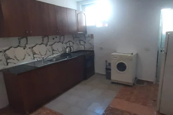 Shtepi me qera Apartament ne Tirane, 1+1, Mobilimi E mobiluar, Pagesa 450  Euro.