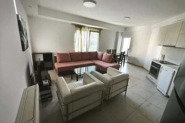 Shtepi me qera Apartament ne Tirane, 2+1, Mobilimi E mobiluar, Pagesa 700  Euro.