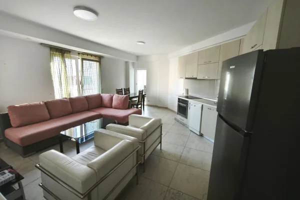 Shtepi me qera Apartament ne Tirane, 2+1, Mobilimi E mobiluar, Pagesa 700  Euro.