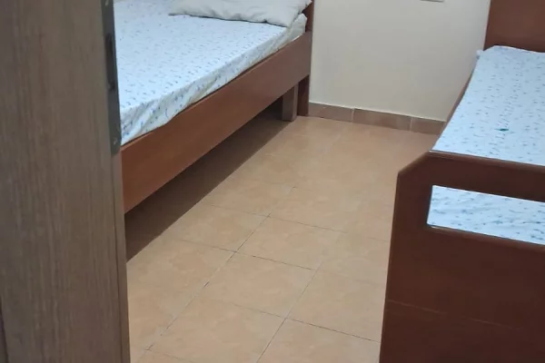 Shtepi me qera Apartament ne Tirane, 2+1, Mobilimi E mobiluar, Pagesa 450  Euro.