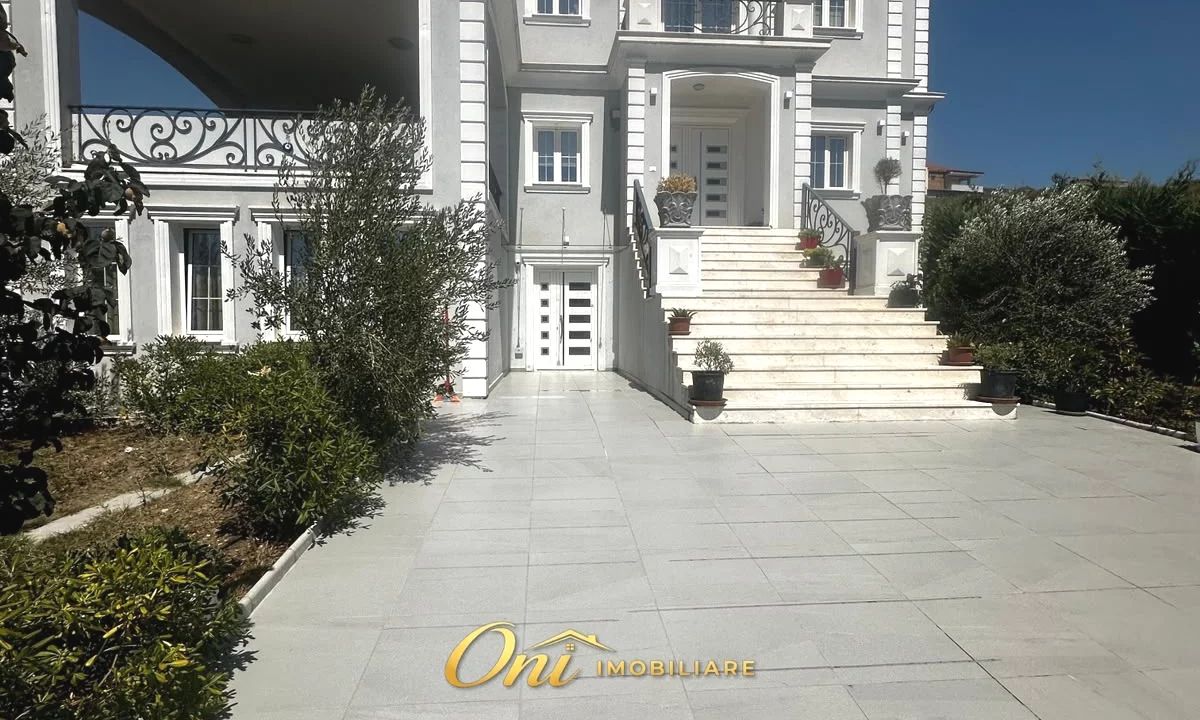 Shtepi me qera Vila Luksoze ne Tirane, 2+1, Mobilimi E mobiluar, Pagesa 8,000  Euro.