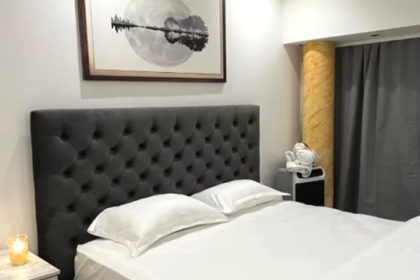 Shtepi me qera Apartament ne Tirane, 2+1, Mobilimi E mobiluar, Pagesa 55,000  Leke.