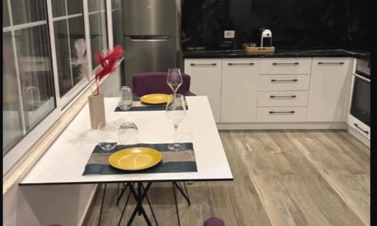 Shtepi me qera Apartament ne Tirane, 2+1, Mobilimi E mobiluar, Pagesa 55,000  Leke.