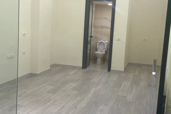SHITET DYQAN, RRUGA 5 MAJI 