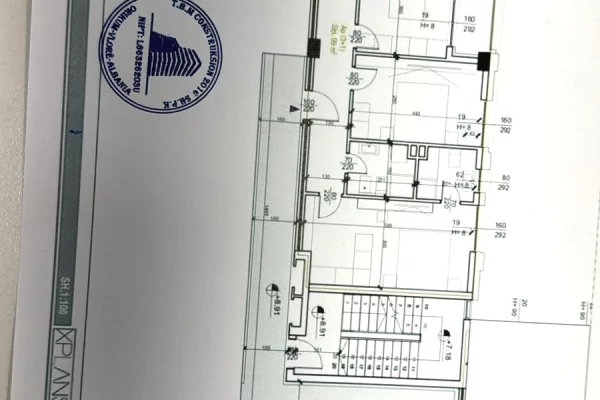 Ambient biznesi me qera 3+1 ne Tirane - 1,000 Euro