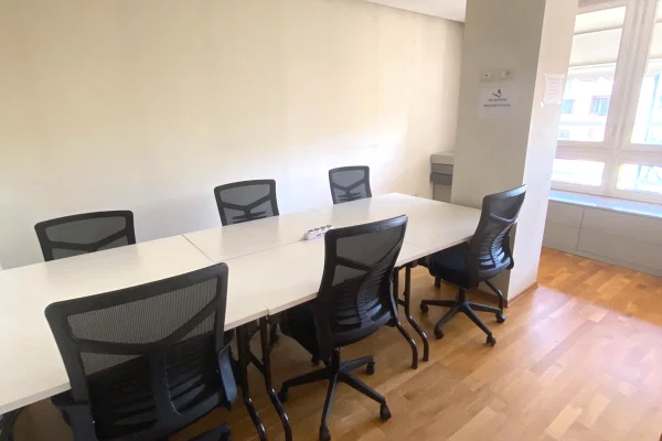 JEPET ZYRE ME QERA 140M2, BRIGADA 8, BLLOK