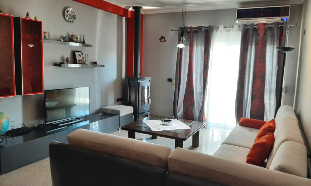 Shtepi me qera Apartament ne Tirane, 2+1, Mobilimi E mobiluar, Pagesa 55,000  Leke.