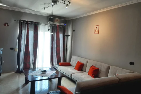 Shtepi me qera Apartament ne Tirane, 2+1, Mobilimi E mobiluar, Pagesa 55,000  Leke.
