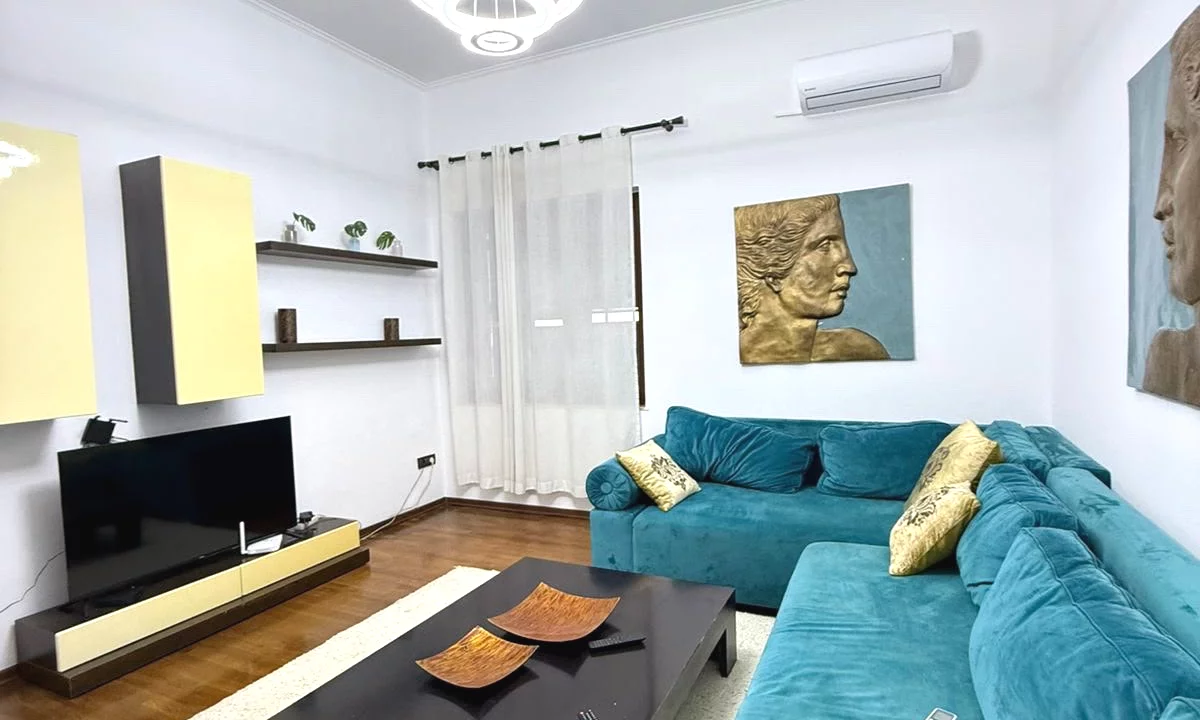 Shtepi me qera Apartament ne Tirane, 2+1, Mobilimi E mobiluar, Pagesa 1,200  Euro.