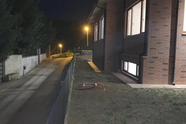 Shtepi me qera Vila Luksoze ne Tirane, 2+1, Mobilimi E mobiluar, Pagesa 4,000  Euro.