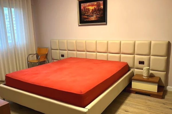 Shtepi me qera Apartament ne Tirane, 2+1, Mobilimi E mobiluar, Pagesa 700  Euro.