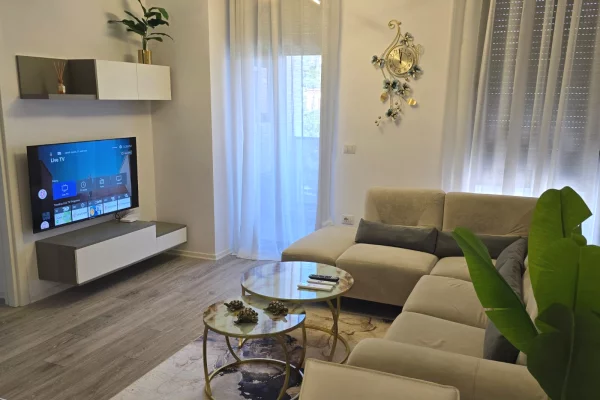 Shtepi me qera Apartament ne Tirane, 1+1, Mobilimi E mobiluar, Pagesa 60,000  Leke.