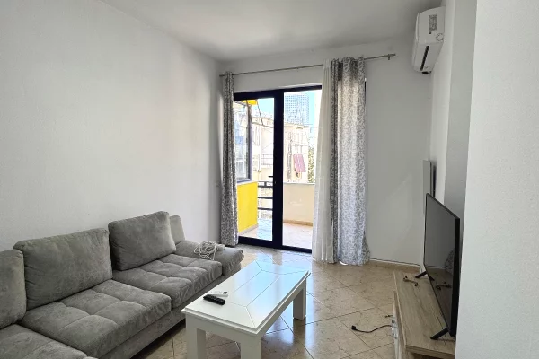 JEPET APARTAMENT ME QERA 1+1, RRUGA E ELBASANIT