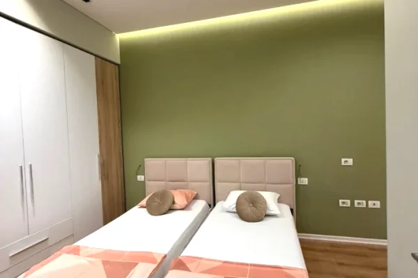 Shtepi me qera Apartament ne Tirane, 2+1, Mobilimi E mobiluar, Pagesa 60,000  Leke.