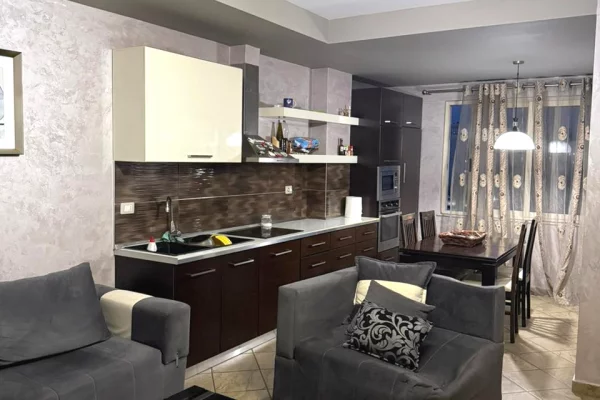 JEPET APARTAMENT ME QERA 2+1, 21 DHJETORI 