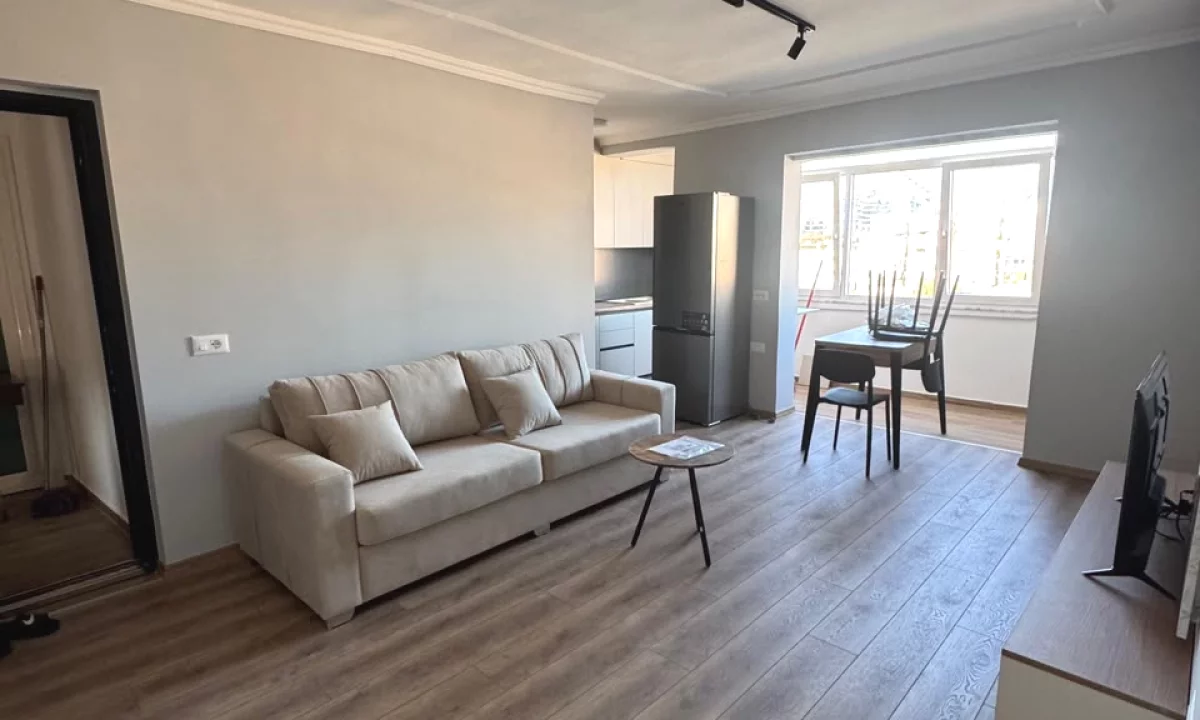 Shtepi me qera Apartament ne Tirane, 1+1, Mobilimi E mobiluar, Pagesa 600  Euro.