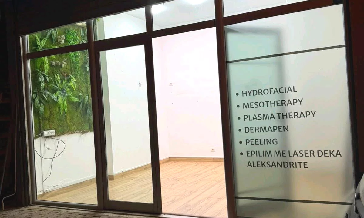 JEPET DYQAN ME QERA, RRUGA SIRI KODRA