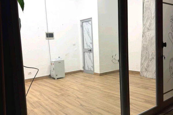 JEPET DYQAN ME QERA, RRUGA SIRI KODRA