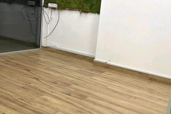 JEPET DYQAN ME QERA, RRUGA SIRI KODRA
