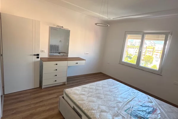 Shtepi me qera Apartament ne Tirane, 1+1, Mobilimi E mobiluar, Pagesa 55,000  Leke.