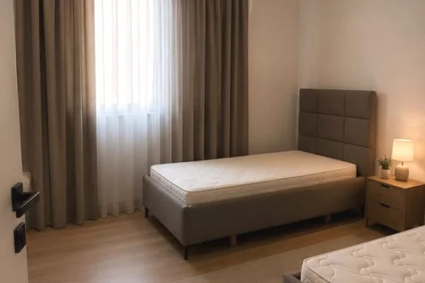 Shtepi me qera Apartament ne Tirane, 2+1, Mobilimi E mobiluar, Pagesa 1,200  Euro.