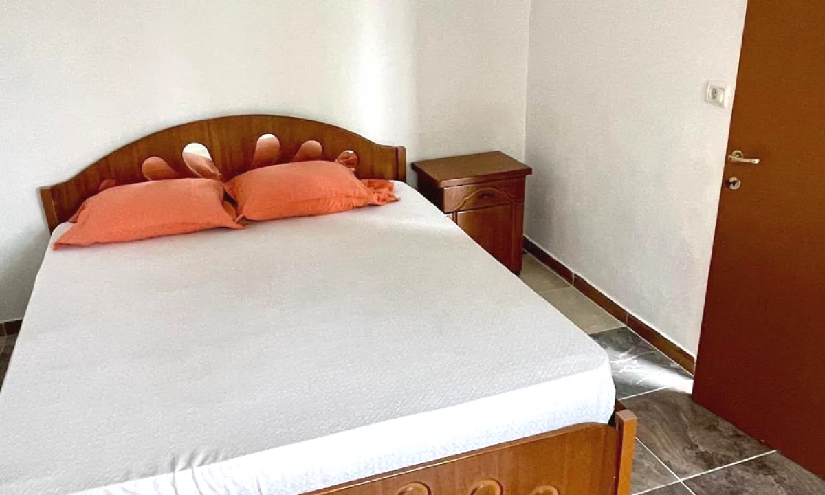 Shtepi me qera Apartament ne Tirane, 2+1, Mobilimi E mobiluar, Pagesa 40,000  Leke.