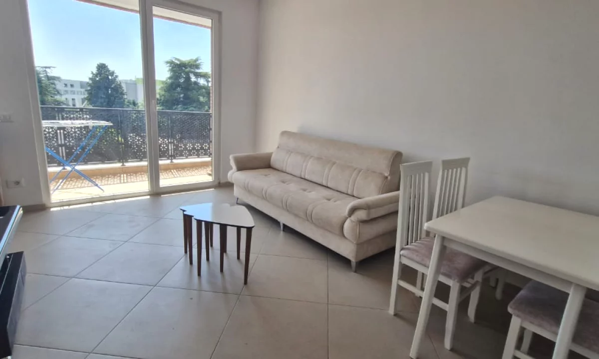 Shtepi me qera Apartament ne Tirane, 1+1, Mobilimi E mobiluar, Pagesa 50,000  Leke.