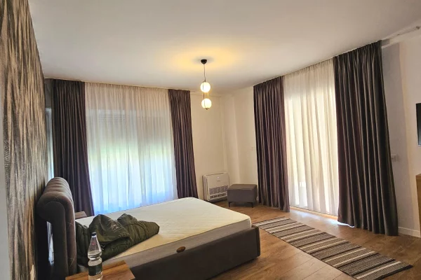 Shtepi ne shitje Apartament ne Tirane, 2+1, Mobilimi E mobiluar, Pagesa 260,000  Euro.