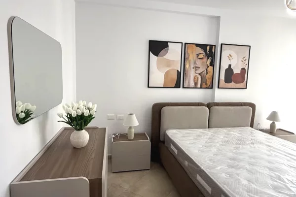 Shtepi me qera Apartament ne Tirane, 2+1, Mobilimi E mobiluar, Pagesa 80,000  Leke.