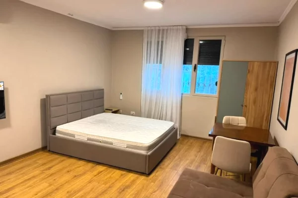 Shtepi me qera Apartament ne Tirane, Garsoniere, Mobilimi E mobiluar, Pagesa 40,000  Leke.