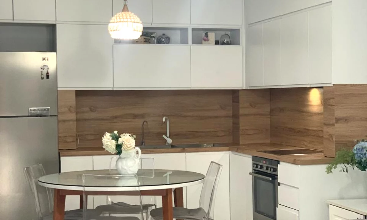 Shtepi me qera Apartament ne Tirane, 1+1, Mobilimi E mobiluar, Pagesa 50,000  Leke.