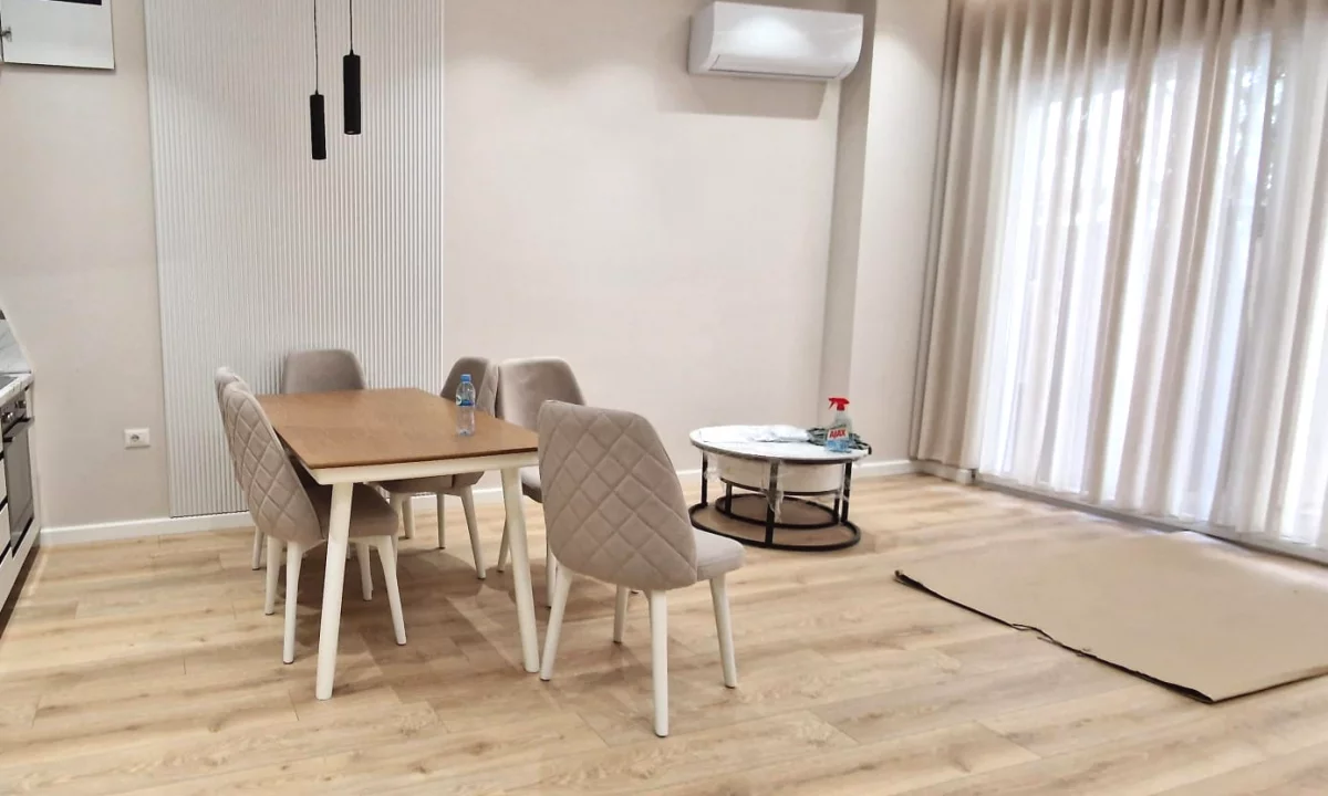 Shtepi me qera Apartament ne Tirane, 1+1, Mobilimi E mobiluar, Pagesa 60,000  Leke.