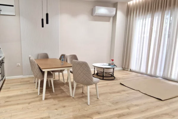 Shtepi me qera 1+1 ne Tirane - 60,000 Leke