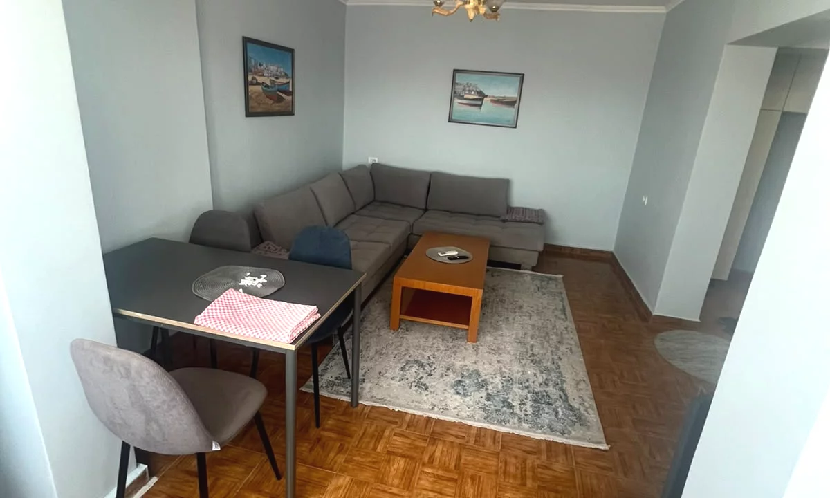 Shtepi me qera Apartament ne Tirane, 1+1, Mobilimi E mobiluar, Pagesa 45,000  Leke.