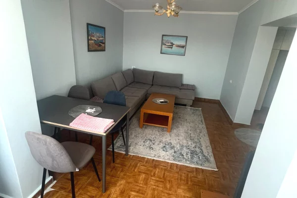Shtepi me qera 1+1 ne Tirane - 45,000 Leke