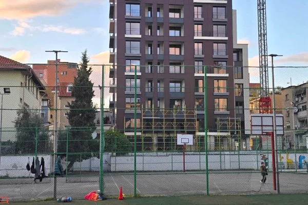 Shtepi ne shitje Apartament ne Tirane, 2+1, Mobilimi Bosh, pa mobiluar, Pagesa 513,000  Euro.