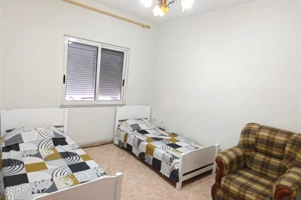 Appartamento in affitto a Tirana 3+1, Arredato