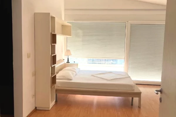 Villa di lusso in affitto a Tirana 2+1, SemiArredato