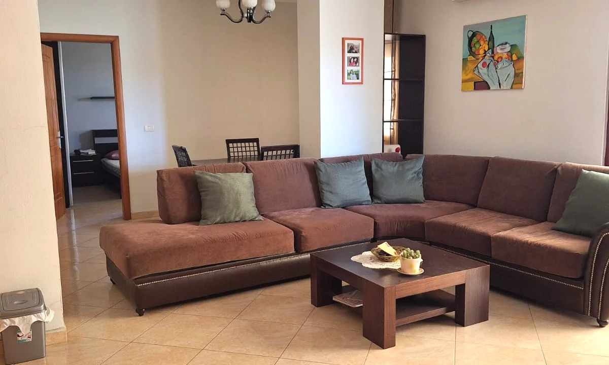Shtepi me qera Apartament ne Tirane, 2+1, Mobilimi E mobiluar, Pagesa 60,000  Leke.